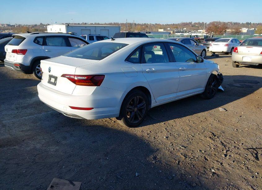 Photo 4 of 2019 Volkswagen Jetta 1.4T R-LINE/1.4T S/1.4T SE (VIN 3VWC57BU6KM242196)