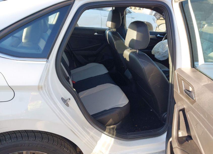 Photo 8 of 2019 Volkswagen Jetta 1.4T R-LINE/1.4T S/1.4T SE (VIN 3VWC57BU6KM242196)