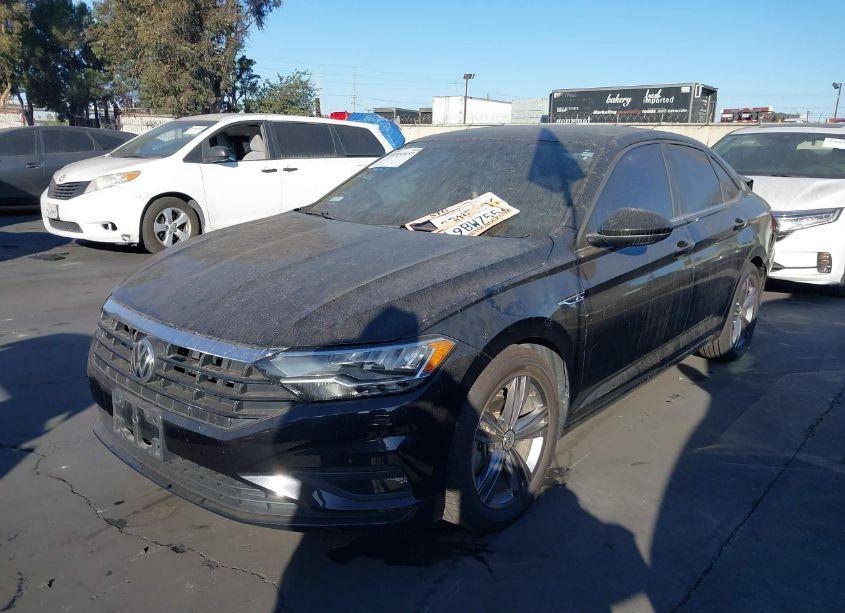 Photo 2 of 2021 Volkswagen Jetta 1.4T R-LINE/1.4T S/1.4T SE (VIN 3VWC57BU6MM004545)