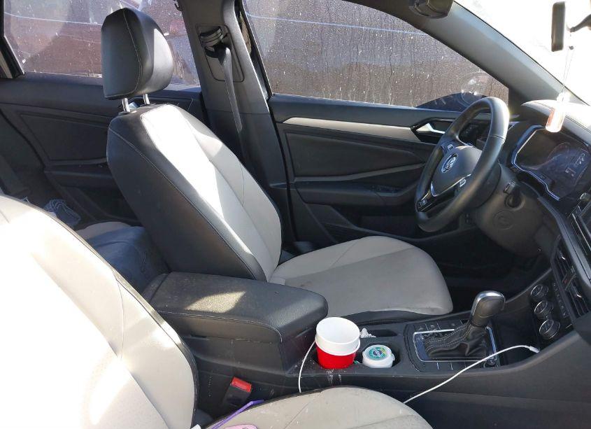 Photo 5 of 2021 Volkswagen Jetta 1.4T R-LINE/1.4T S/1.4T SE (VIN 3VWC57BU6MM004545)