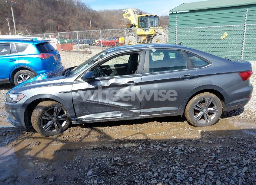 Photo 14 of 2019 Volkswagen Jetta 1.4T R-LINE/1.4T S/1.4T SE (VIN 3VWC57BU7KM048194)