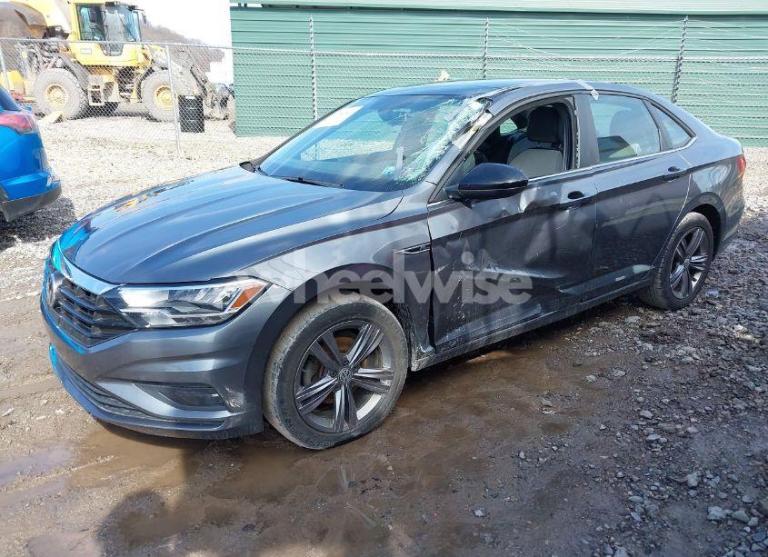 Photo 2 of 2019 Volkswagen Jetta 1.4T R-LINE/1.4T S/1.4T SE (VIN 3VWC57BU7KM048194)