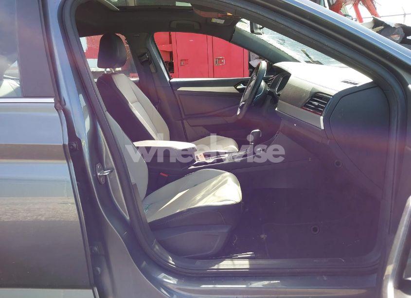 Photo 5 of 2019 Volkswagen Jetta 1.4T R-LINE/1.4T S/1.4T SE (VIN 3VWC57BU7KM048194)