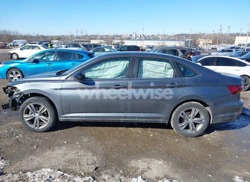 Photo 13 of 2019 Volkswagen Jetta 1.4T R-LINE/1.4T S/1.4T SE (VIN 3VWC57BU7KM061012)