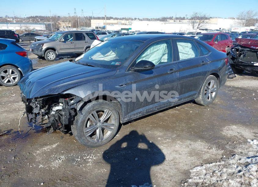 Photo 2 of 2019 Volkswagen Jetta 1.4T R-LINE/1.4T S/1.4T SE (VIN 3VWC57BU7KM061012)