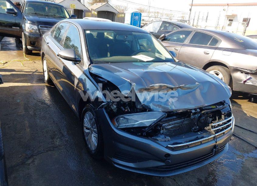 2019 Volkswagen Jetta 1.4T R-LINE/1.4T S/1.4T SE (VIN 3VWC57BU7KM061592) main photo