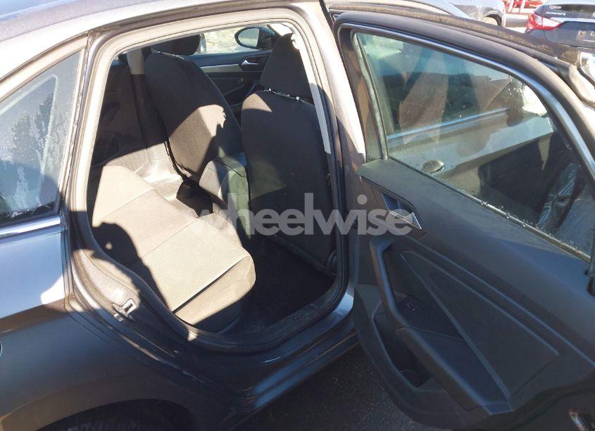 Photo 8 of 2019 Volkswagen Jetta 1.4T R-LINE/1.4T S/1.4T SE (VIN 3VWC57BU7KM061592)