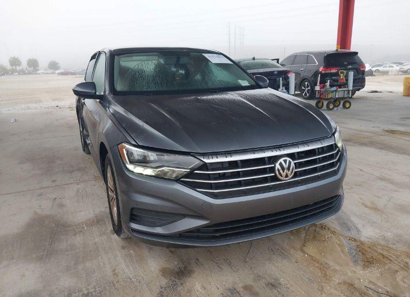 2019 Volkswagen Jetta 1.4T R-LINE/1.4T S/1.4T SE (VIN 3VWC57BU7KM123511) main photo