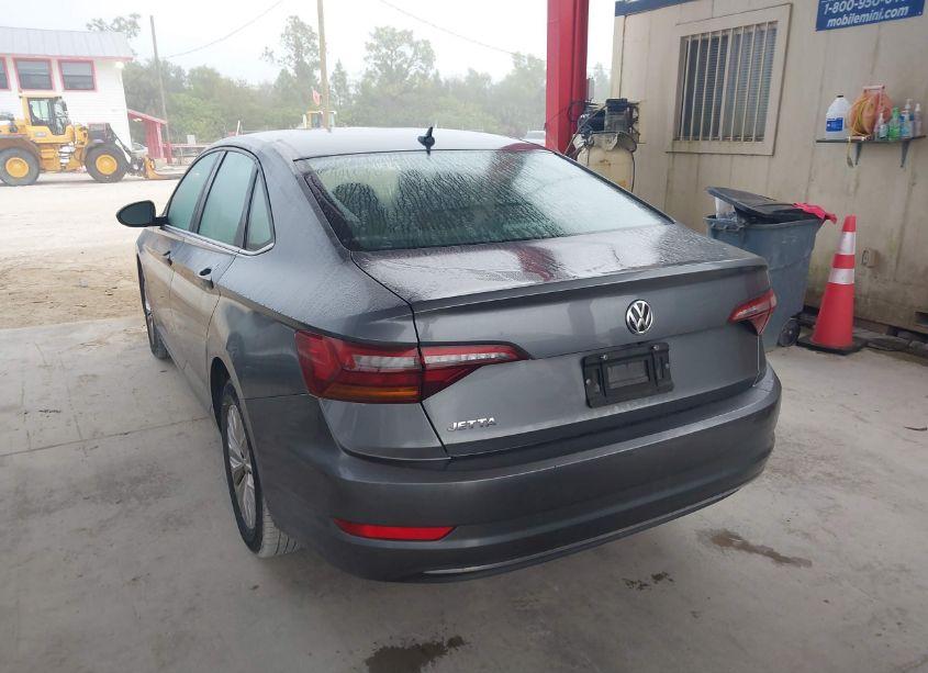 Photo 3 of 2019 Volkswagen Jetta 1.4T R-LINE/1.4T S/1.4T SE (VIN 3VWC57BU7KM123511)