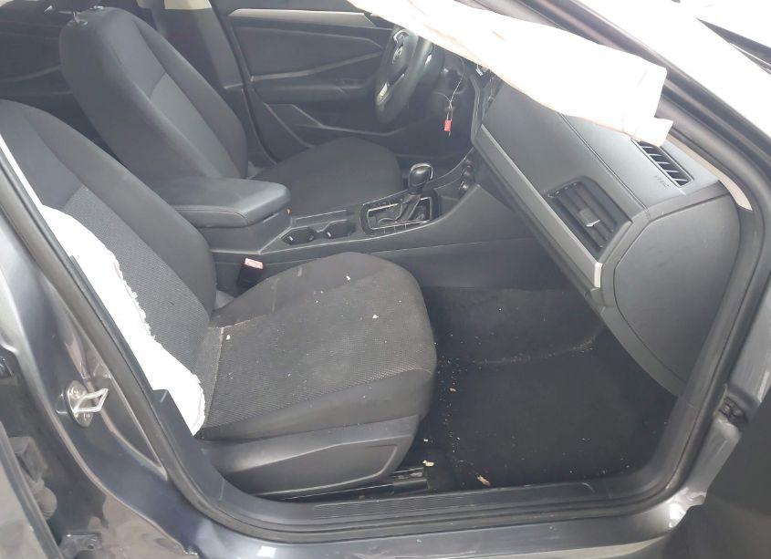 Photo 5 of 2019 Volkswagen Jetta 1.4T R-LINE/1.4T S/1.4T SE (VIN 3VWC57BU7KM123511)