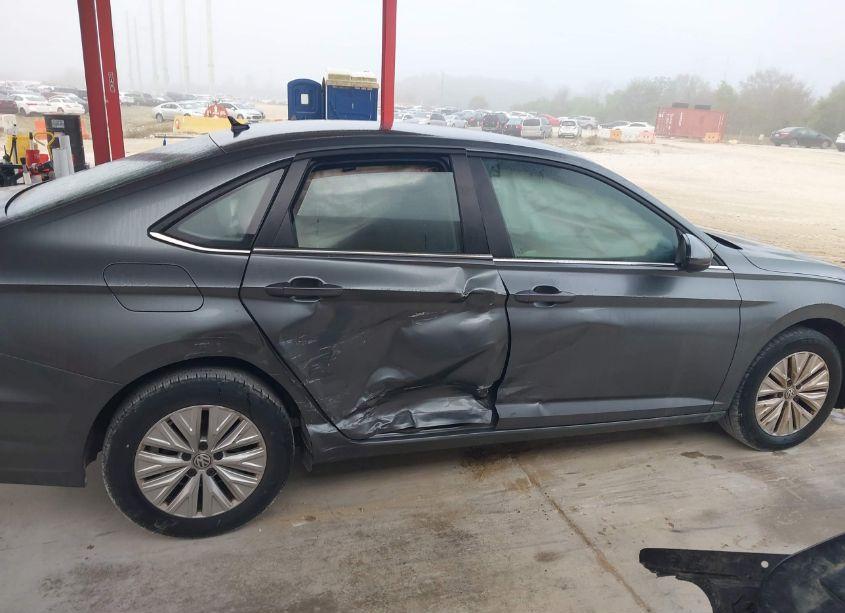 Photo 6 of 2019 Volkswagen Jetta 1.4T R-LINE/1.4T S/1.4T SE (VIN 3VWC57BU7KM123511)