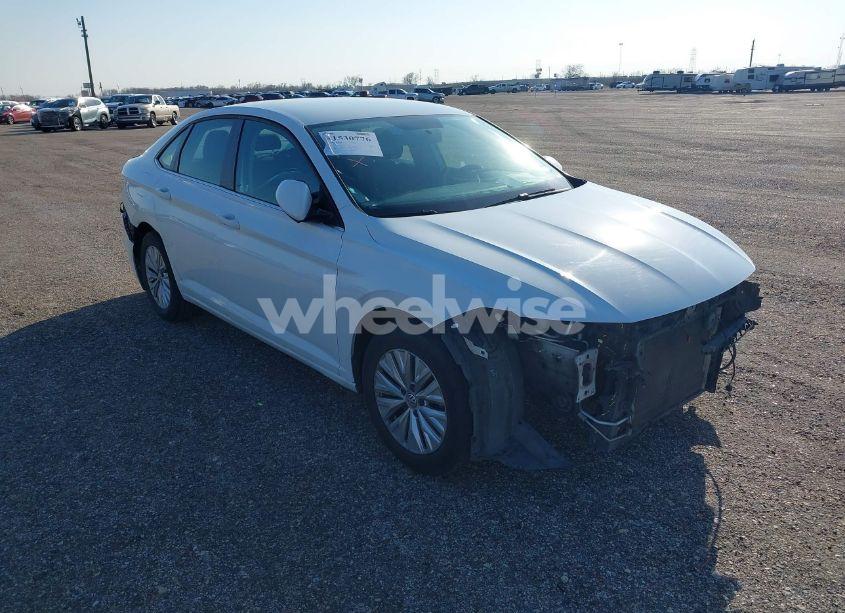 2019 Volkswagen Jetta 1.4T R-LINE/1.4T S/1.4T SE (VIN 3VWC57BU7KM143273) main photo