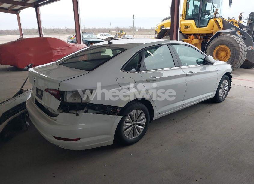 Photo 4 of 2019 Volkswagen Jetta 1.4T R-LINE/1.4T S/1.4T SE (VIN 3VWC57BU7KM143273)