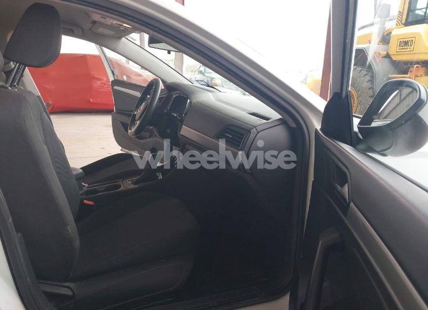 Photo 5 of 2019 Volkswagen Jetta 1.4T R-LINE/1.4T S/1.4T SE (VIN 3VWC57BU7KM143273)