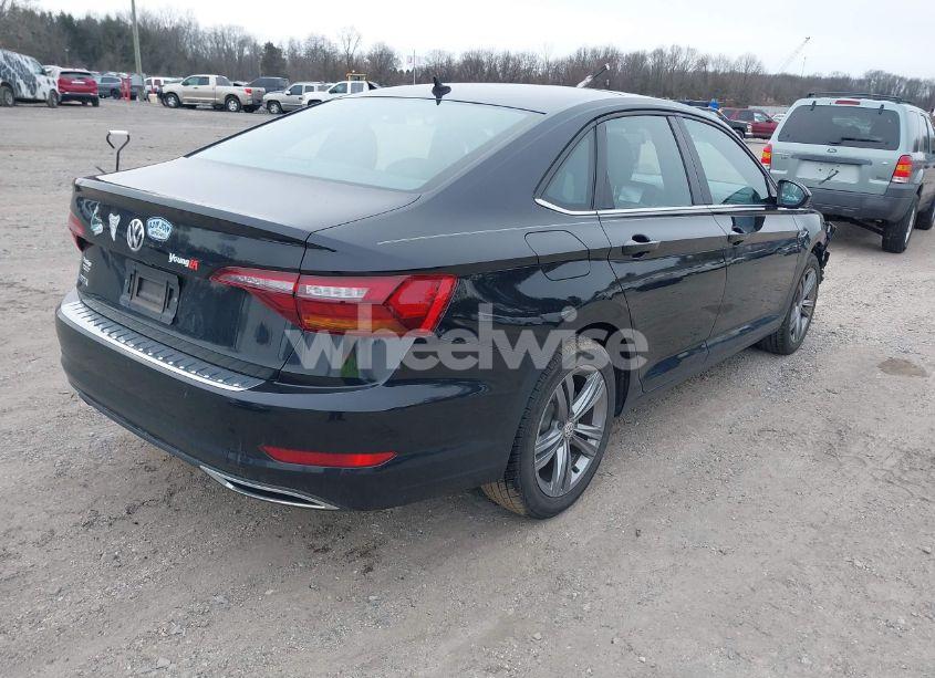 Photo 4 of 2019 Volkswagen Jetta 1.4T R-LINE/1.4T S/1.4T SE (VIN 3VWC57BU7KM148652)