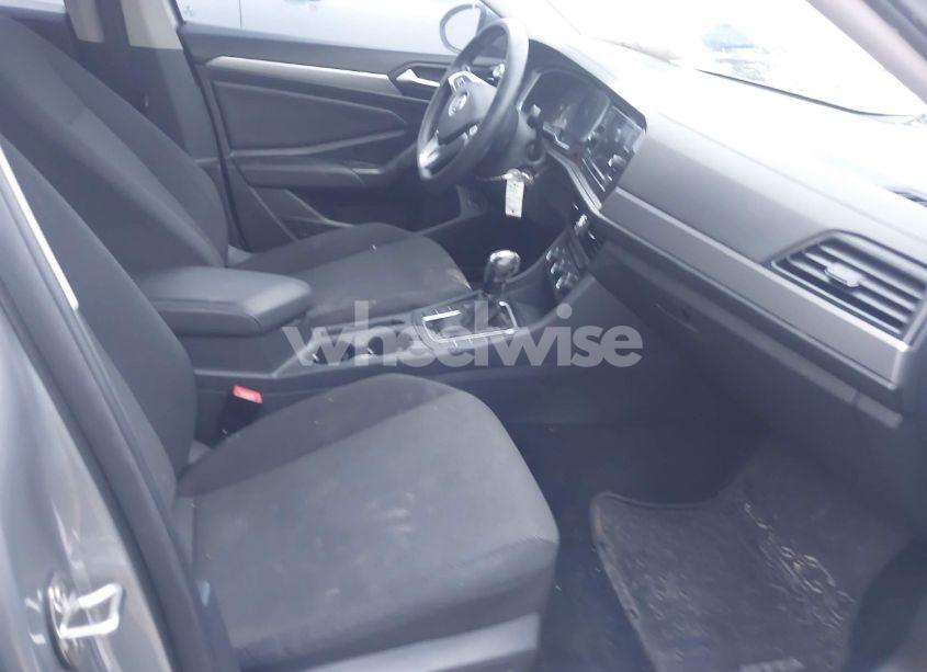 Photo 5 of 2019 Volkswagen Jetta 1.4T R-LINE/1.4T S/1.4T SE (VIN 3VWC57BU7KM184678)