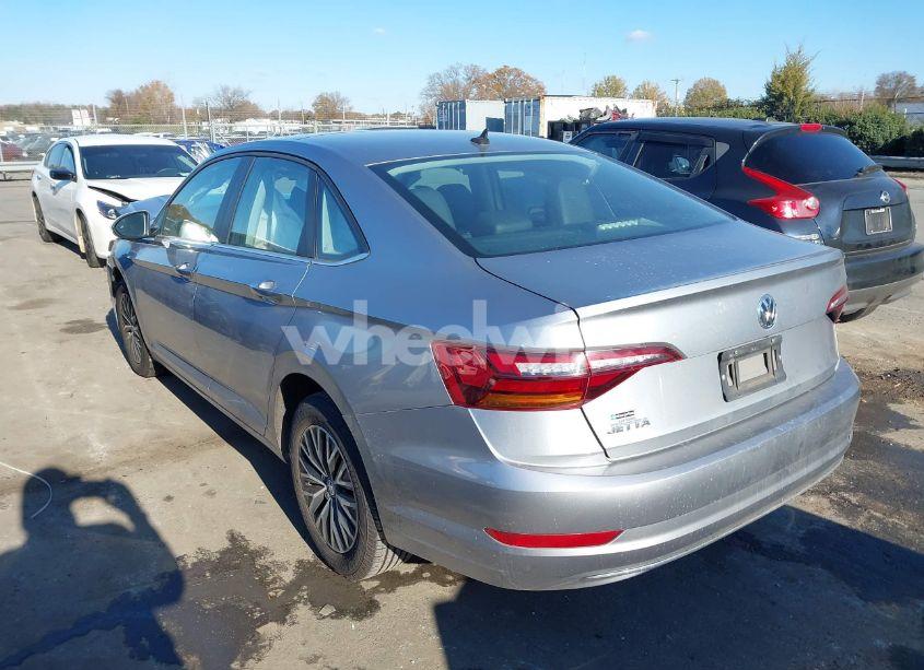 Photo 3 of 2019 Volkswagen Jetta 1.4T R-LINE/1.4T S/1.4T SE (VIN 3VWC57BU7KM191923)