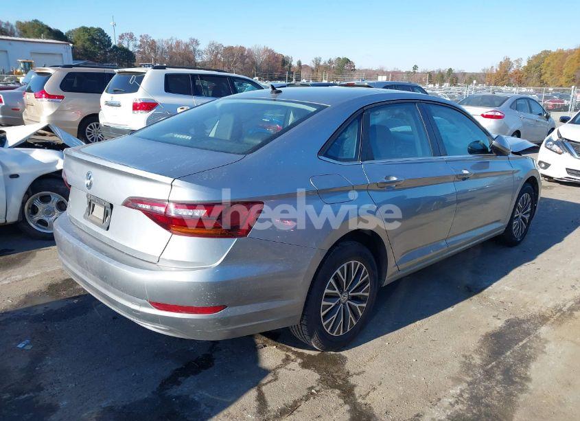 Photo 4 of 2019 Volkswagen Jetta 1.4T R-LINE/1.4T S/1.4T SE (VIN 3VWC57BU7KM191923)