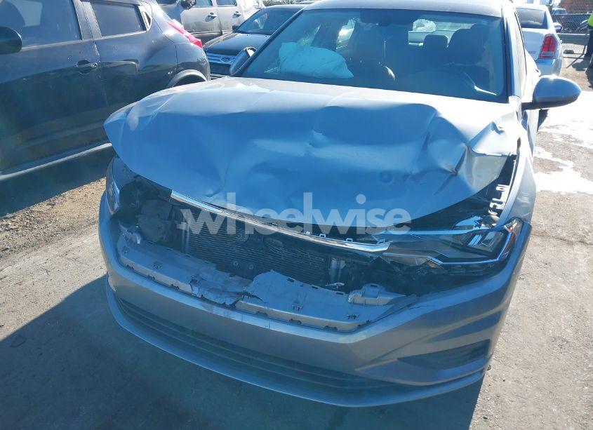 Photo 6 of 2019 Volkswagen Jetta 1.4T R-LINE/1.4T S/1.4T SE (VIN 3VWC57BU7KM191923)