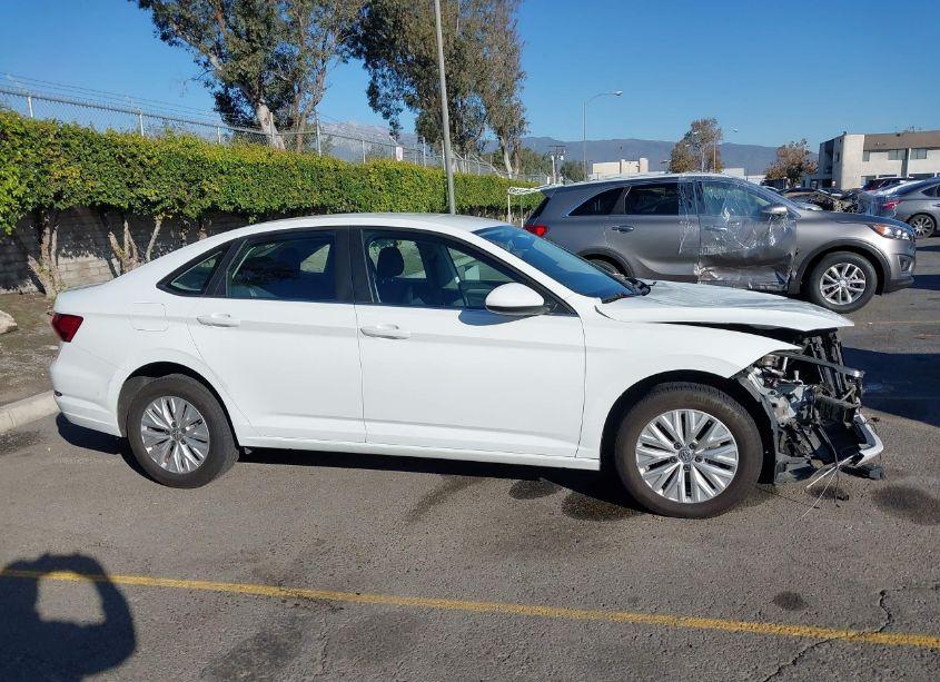 Photo 14 of 2019 Volkswagen Jetta 1.4T R-LINE/1.4T S/1.4T SE (VIN 3VWC57BU7KM218411)