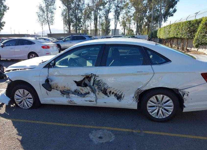 Photo 18 of 2019 Volkswagen Jetta 1.4T R-LINE/1.4T S/1.4T SE (VIN 3VWC57BU7KM218411)