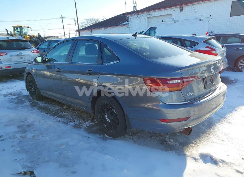 Photo 3 of 2019 Volkswagen Jetta 1.4T R-LINE/1.4T S/1.4T SE (VIN 3VWC57BU7KM231918)