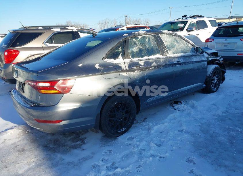 Photo 4 of 2019 Volkswagen Jetta 1.4T R-LINE/1.4T S/1.4T SE (VIN 3VWC57BU7KM231918)