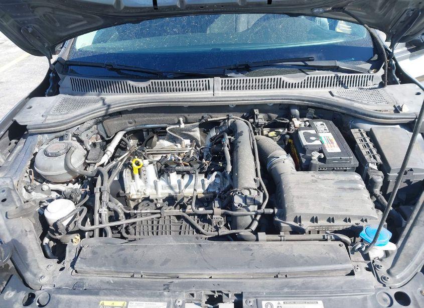 Photo 10 of 2019 Volkswagen Jetta 1.4T R-LINE/1.4T S/1.4T SE (VIN 3VWC57BU7KM233510)