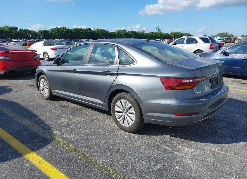 Photo 3 of 2019 Volkswagen Jetta 1.4T R-LINE/1.4T S/1.4T SE (VIN 3VWC57BU7KM233510)