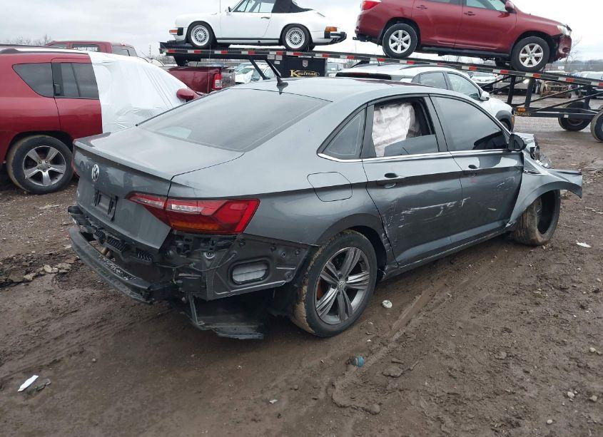 Photo 4 of 2019 Volkswagen Jetta 1.4T R-LINE/1.4T S/1.4T SE (VIN 3VWC57BU7KM250579)