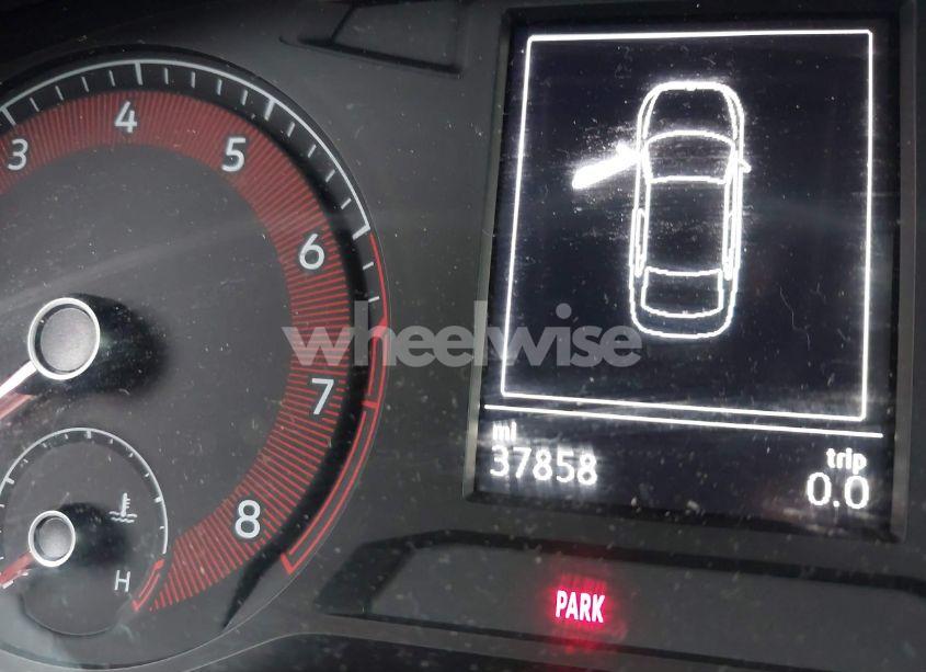 Photo 15 of 2019 Volkswagen Jetta 1.4T R-LINE/1.4T S/1.4T SE (VIN 3VWC57BU7KM254812)