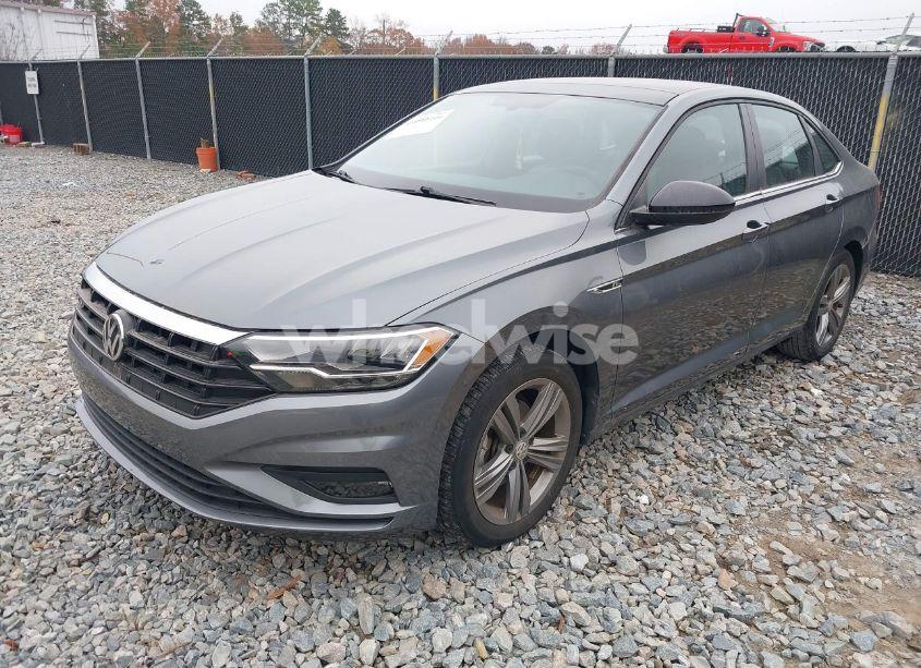 Photo 2 of 2019 Volkswagen Jetta 1.4T R-LINE/1.4T S/1.4T SE (VIN 3VWC57BU7KM254812)