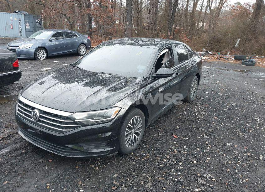 Photo 2 of 2021 Volkswagen Jetta 1.4T R-LINE/1.4T S/1.4T SE (VIN 3VWC57BU7MM035741)