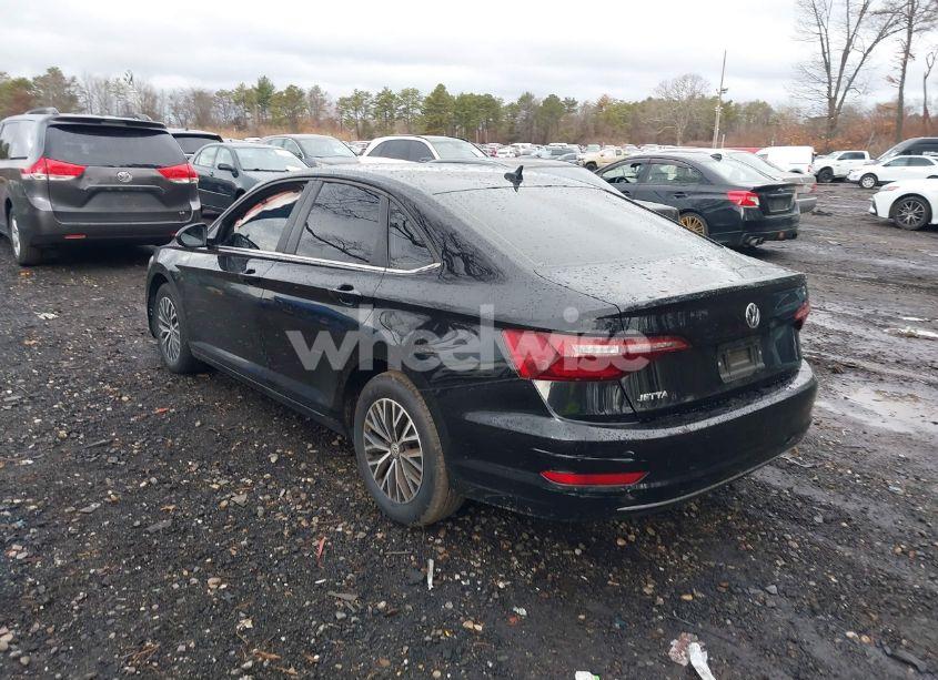 Photo 3 of 2021 Volkswagen Jetta 1.4T R-LINE/1.4T S/1.4T SE (VIN 3VWC57BU7MM035741)