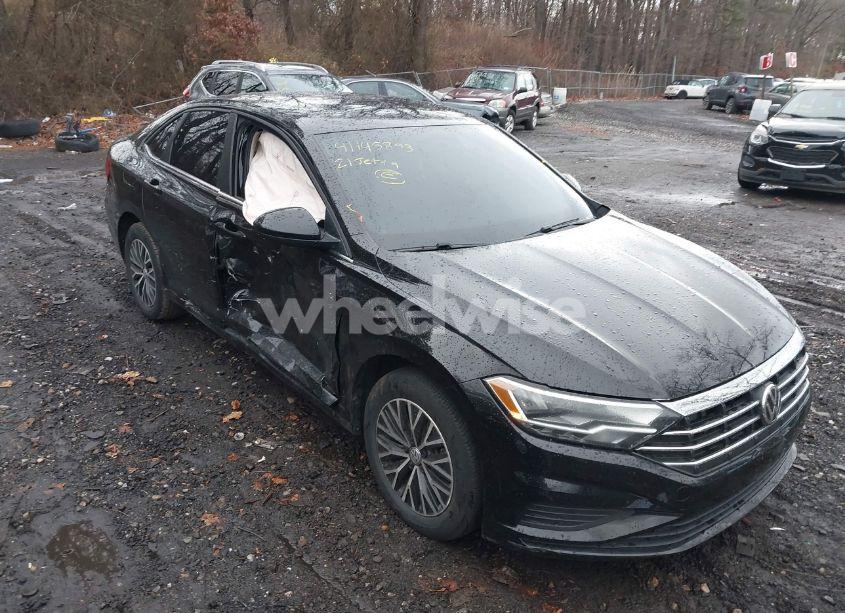 Photo 6 of 2021 Volkswagen Jetta 1.4T R-LINE/1.4T S/1.4T SE (VIN 3VWC57BU7MM035741)