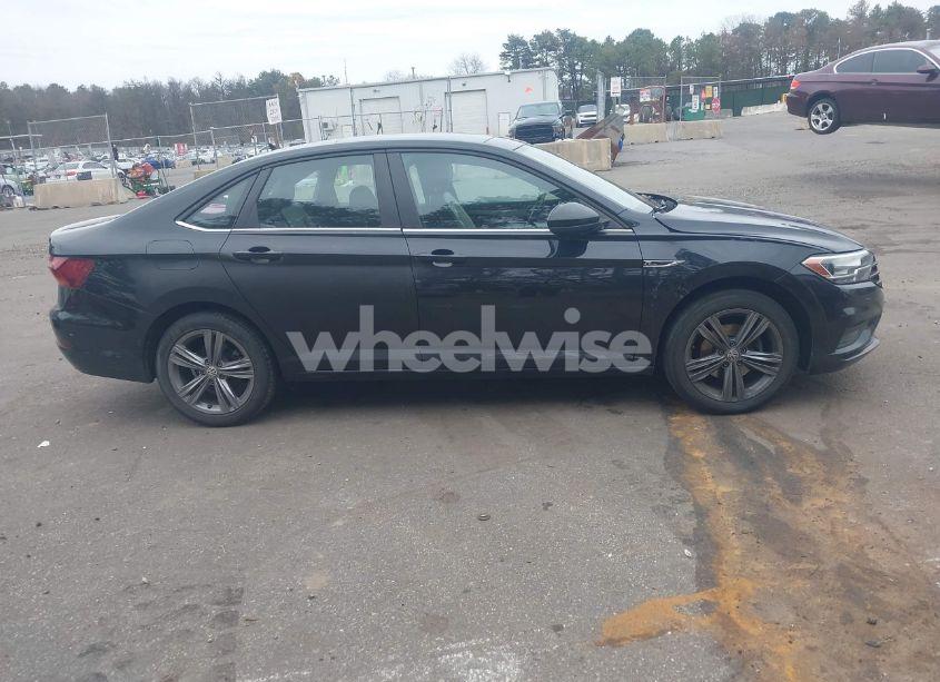 Photo 13 of 2019 Volkswagen Jetta 1.4T R-LINE/1.4T S/1.4T SE (VIN 3VWC57BU8KM035664)