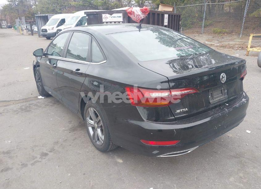 Photo 3 of 2019 Volkswagen Jetta 1.4T R-LINE/1.4T S/1.4T SE (VIN 3VWC57BU8KM035664)