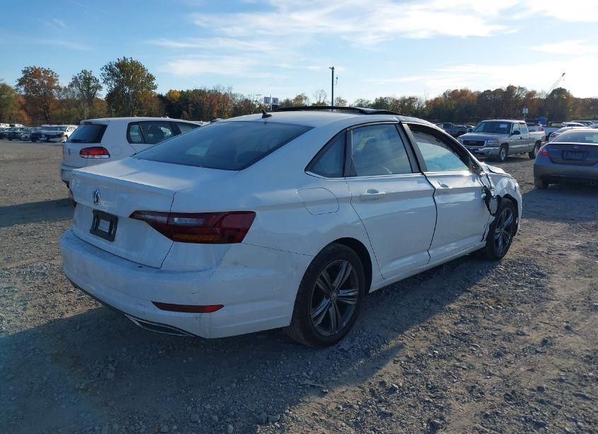 Photo 4 of 2019 Volkswagen Jetta 1.4T R-LINE/1.4T S/1.4T SE (VIN 3VWC57BU8KM039102)