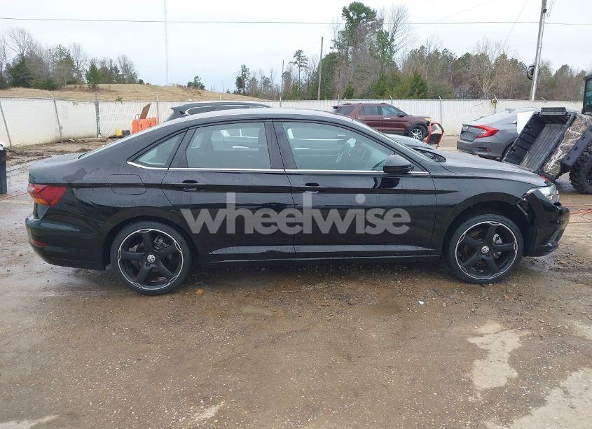 Photo 13 of 2019 Volkswagen Jetta 1.4T R-LINE/1.4T S/1.4T SE (VIN 3VWC57BU8KM057180)