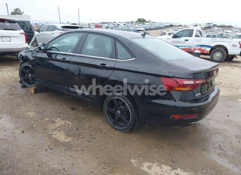 Photo 3 of 2019 Volkswagen Jetta 1.4T R-LINE/1.4T S/1.4T SE (VIN 3VWC57BU8KM057180)