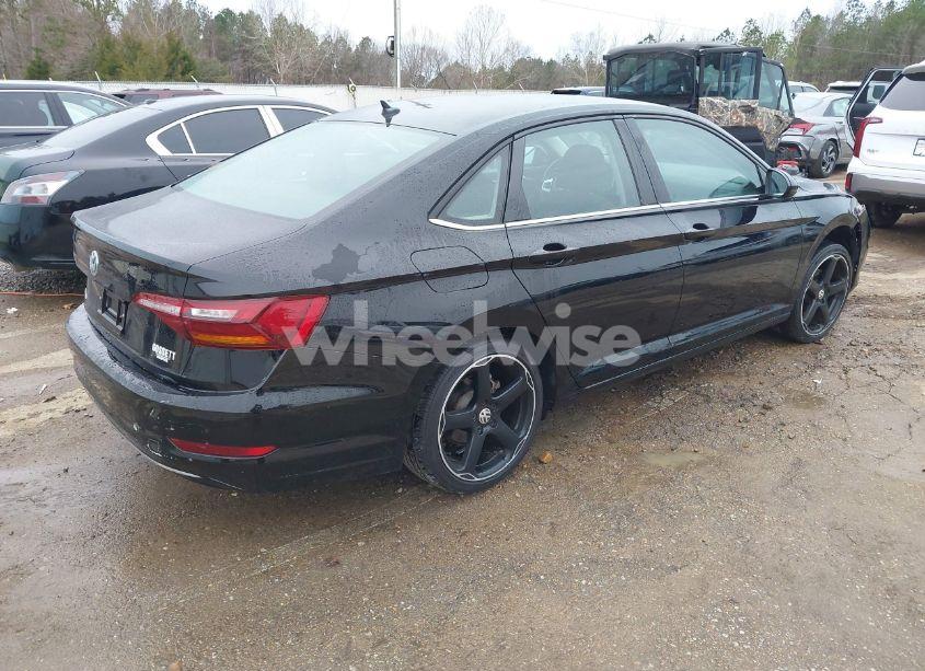 Photo 4 of 2019 Volkswagen Jetta 1.4T R-LINE/1.4T S/1.4T SE (VIN 3VWC57BU8KM057180)