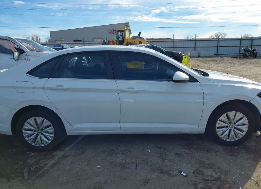 Photo 14 of 2019 Volkswagen Jetta 1.4T R-LINE/1.4T S/1.4T SE (VIN 3VWC57BU8KM063898)