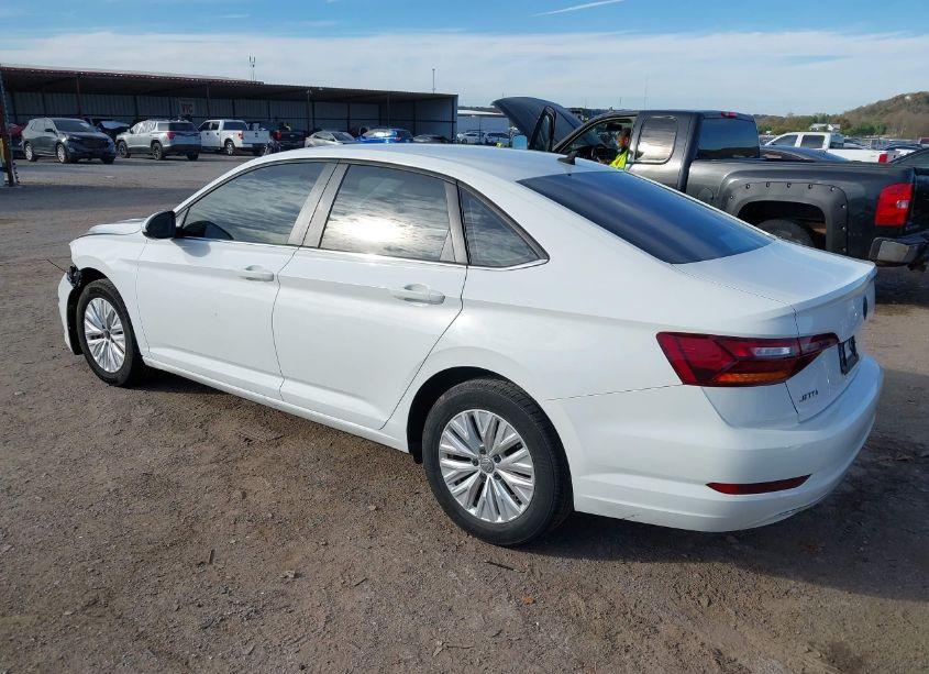 Photo 3 of 2019 Volkswagen Jetta 1.4T R-LINE/1.4T S/1.4T SE (VIN 3VWC57BU8KM063898)