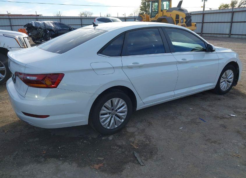 Photo 4 of 2019 Volkswagen Jetta 1.4T R-LINE/1.4T S/1.4T SE (VIN 3VWC57BU8KM063898)