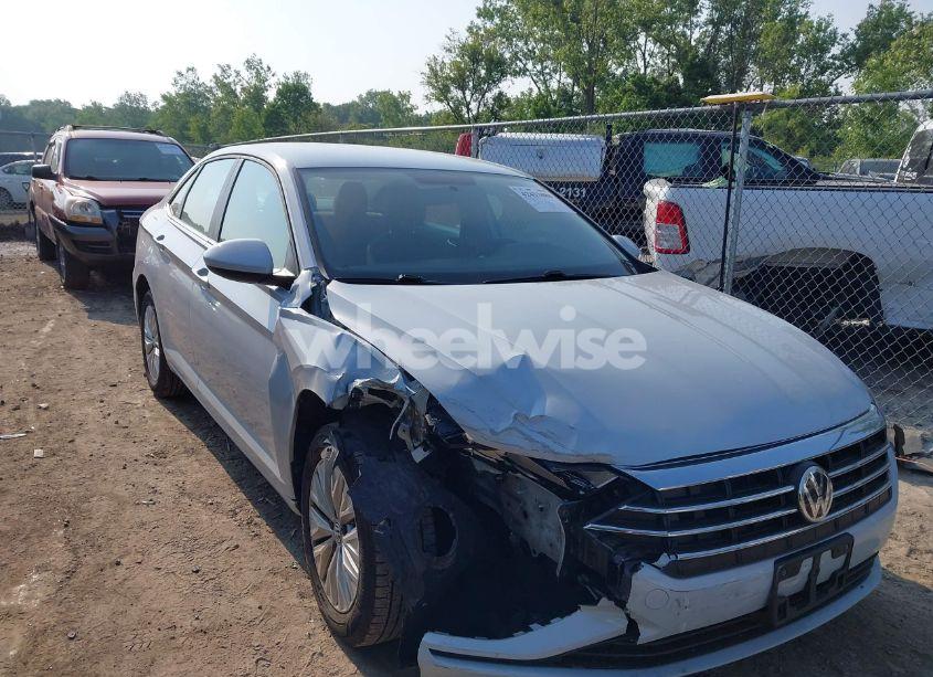 2019 Volkswagen Jetta 1.4T R-LINE/1.4T S/1.4T SE (VIN 3VWC57BU8KM075405) main photo