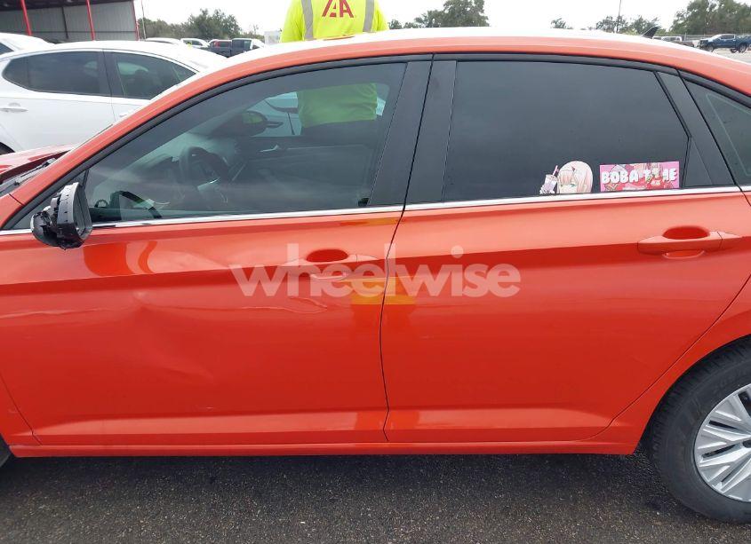 Photo 14 of 2019 Volkswagen Jetta 1.4T R-LINE/1.4T S/1.4T SE (VIN 3VWC57BU8KM104708)