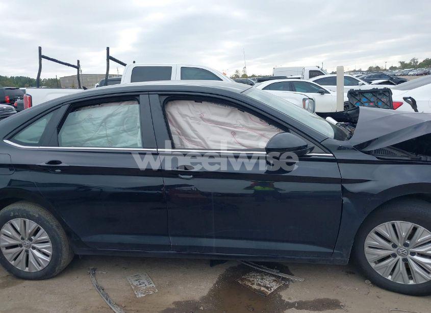 Photo 14 of 2019 Volkswagen Jetta 1.4T R-LINE/1.4T S/1.4T SE (VIN 3VWC57BU8KM140589)