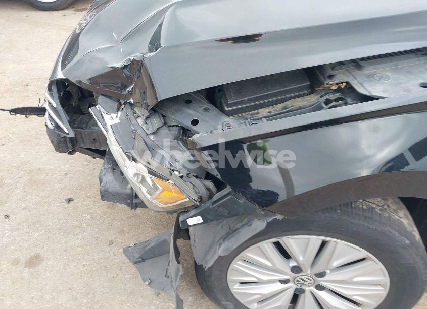 Photo 6 of 2019 Volkswagen Jetta 1.4T R-LINE/1.4T S/1.4T SE (VIN 3VWC57BU8KM140589)