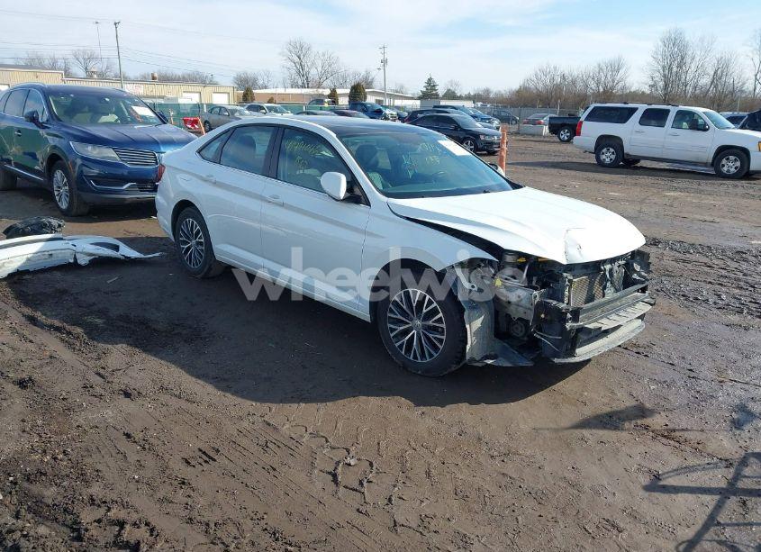 2019 Volkswagen Jetta 1.4T R-LINE/1.4T S/1.4T SE (VIN 3VWC57BU8KM148658) main photo