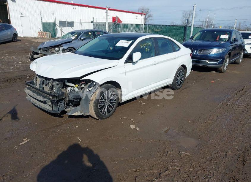 Photo 2 of 2019 Volkswagen Jetta 1.4T R-LINE/1.4T S/1.4T SE (VIN 3VWC57BU8KM148658)